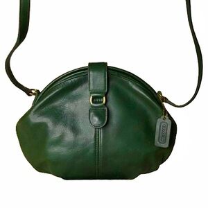 Vintage COACH Laurel Dark Green Glove Tanned Hinged Clam Shell Crossbody Bag COA
